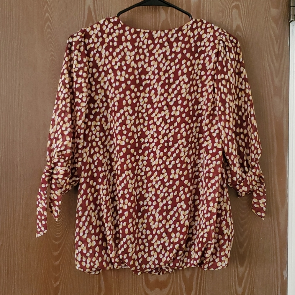 Adorable blouse - Picture 2 of 4